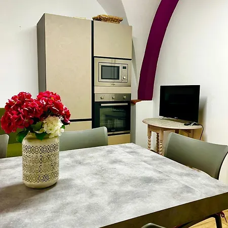 La Ginestra تْشيفالو